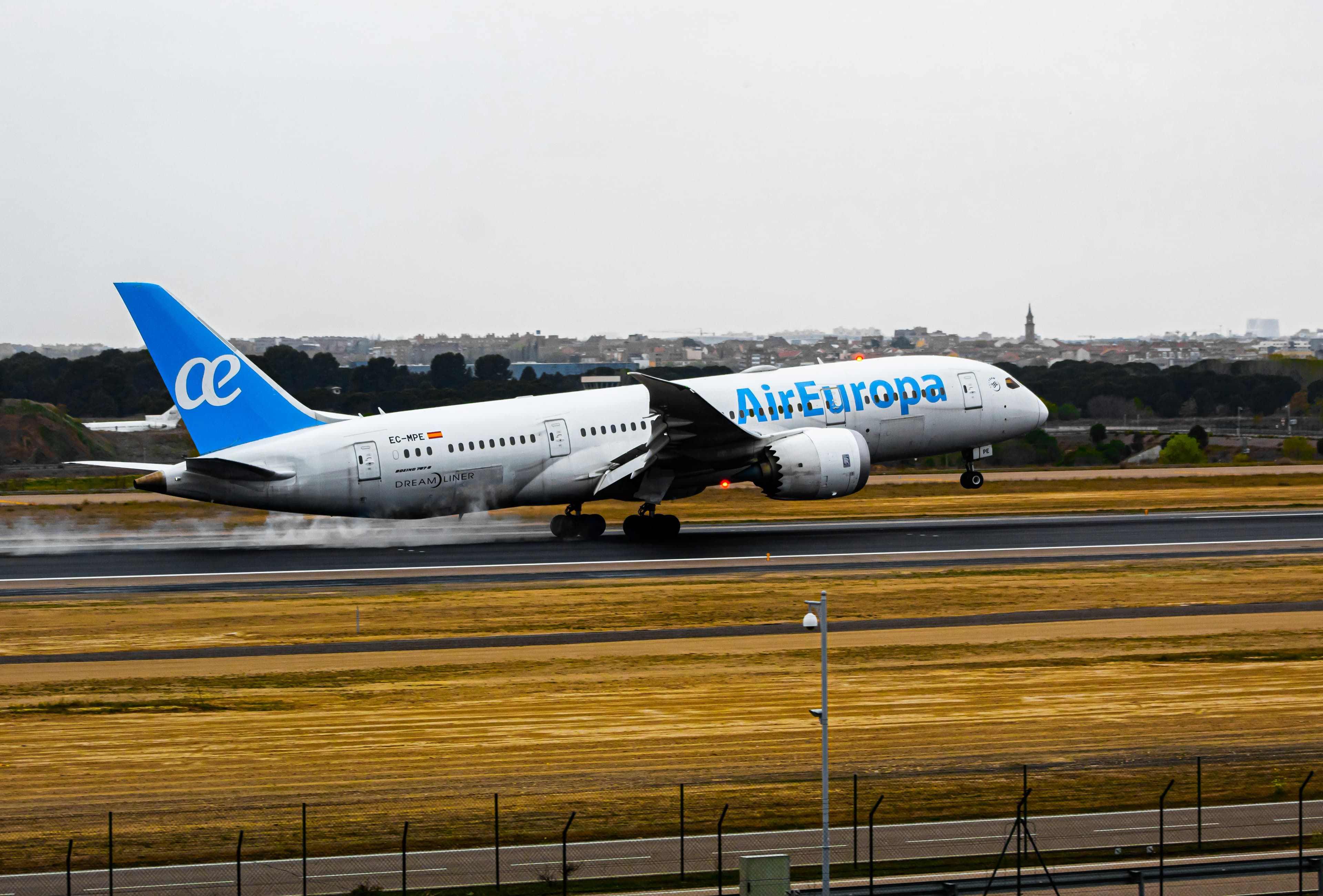 Air Europa: quejas y reclamaciones EU261 — guía completa 2025